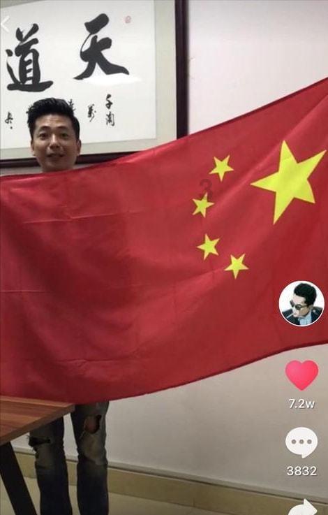 逃离啦啦队员的家